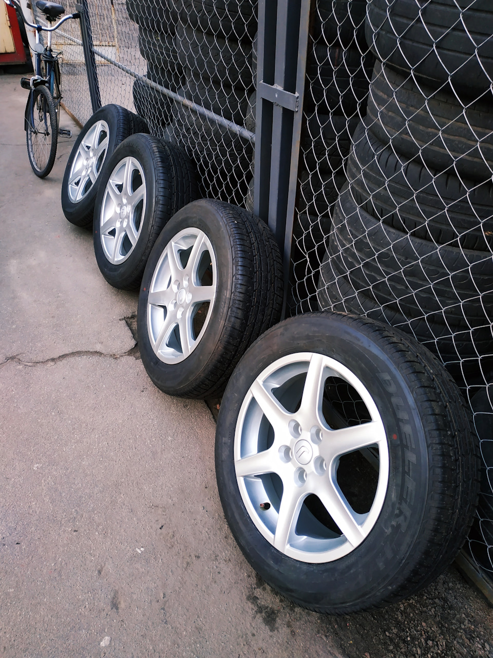Bridgestone Dueler HP Sport 3