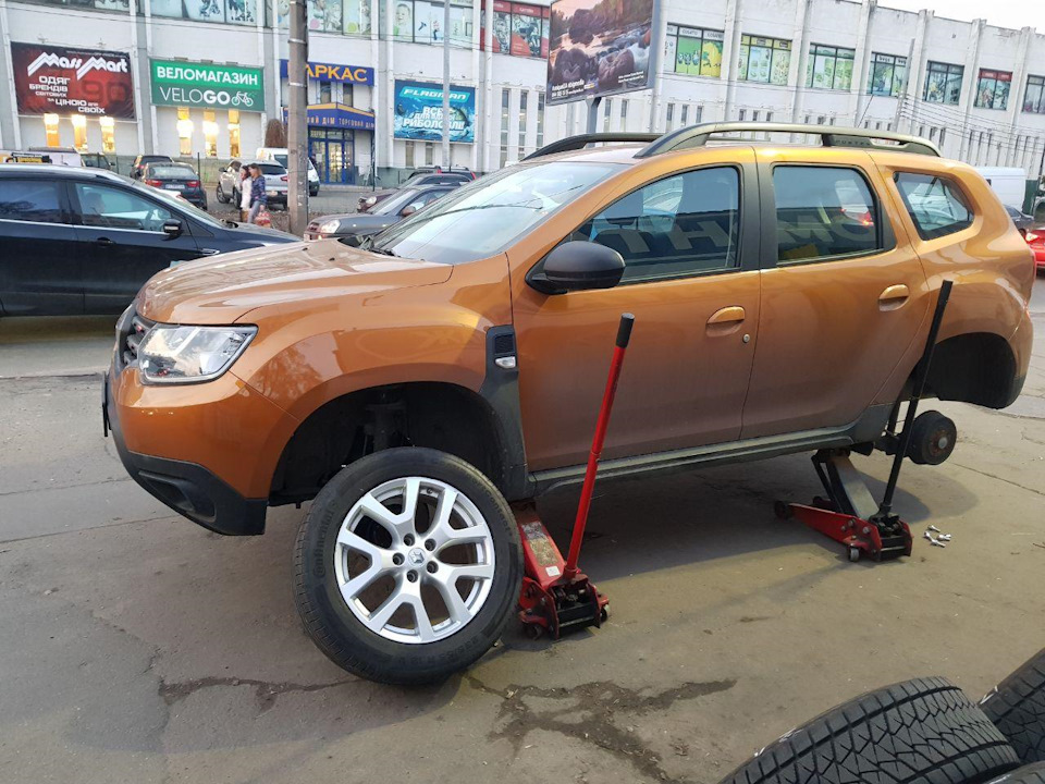 Duster 2G (235 55 R18) 1