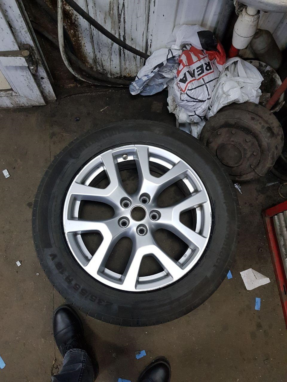 Duster 2G (235 55 R18) 3