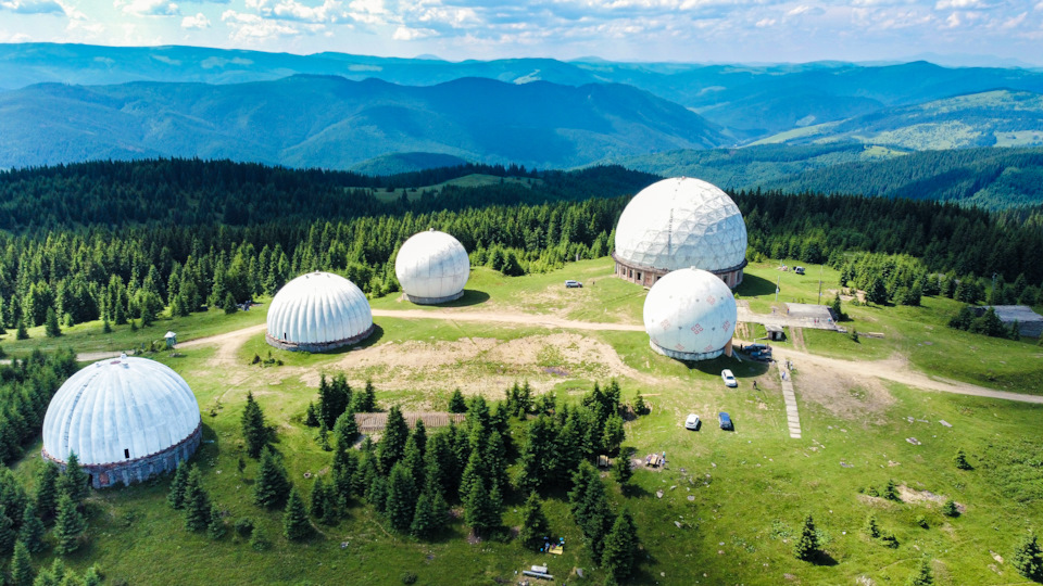 РЛС ПАМІР на горі Томнатік. 2