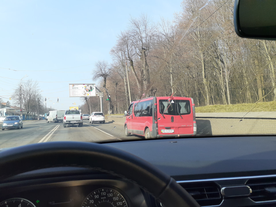 D-подібний профіль у щілину над лобовим склом Renault Duster (2G) 5