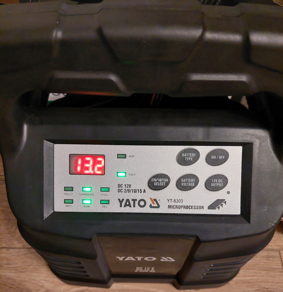Імпульсний зарядний пристрій Yato YT-8303 3