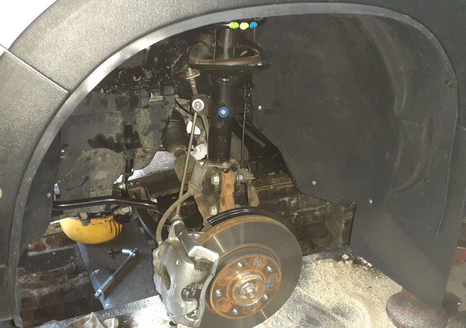 Локери для Renault Duster (1G) можуть бути встановлені на Renault Duster (2G) 4