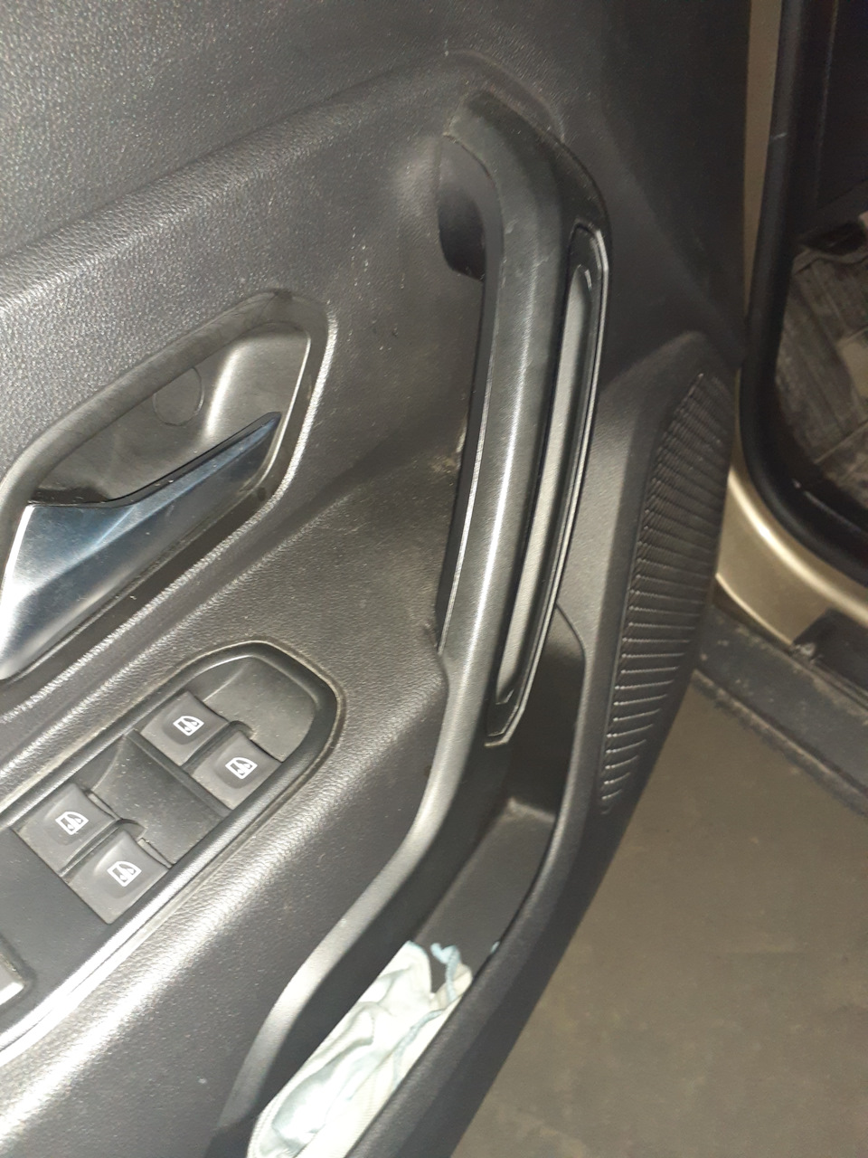Матовий поліроль для салону Renault Duster (2G) 4