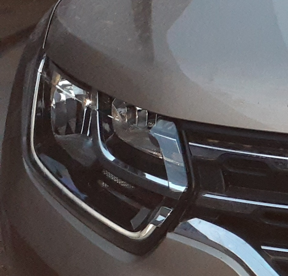 Нове око Хом'яка і що виявилося під бампером при заміні правої фари Renault Duster (2G) 1