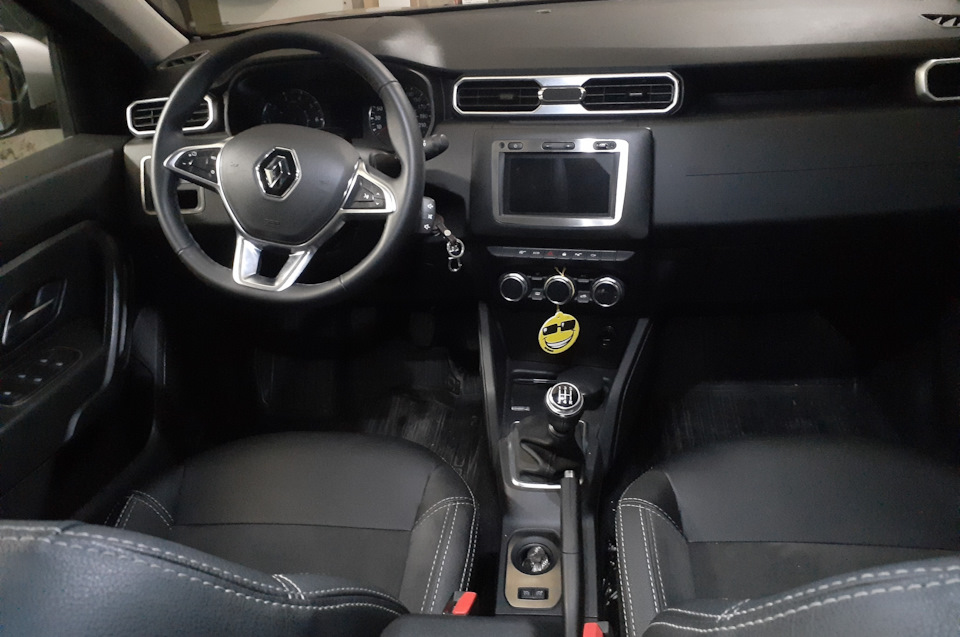 Сталеві накладки в салон Renault Duster (2G) або рух до ESSENTIAL TECHROAD PRESTIGE 3