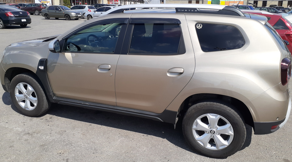 Стеклостайлінг або наклейки на скло Renault Duster (2G) 5