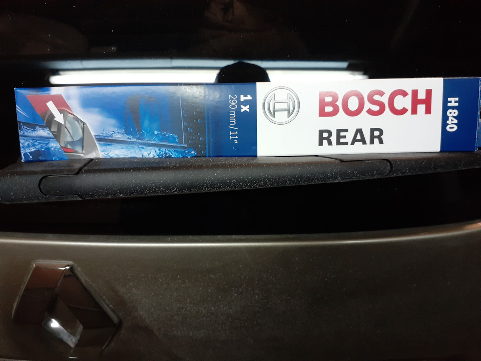 Заміна щітки заднього склоочисника Renault Duster (2G) на щітку Bosch Rear H840 4
