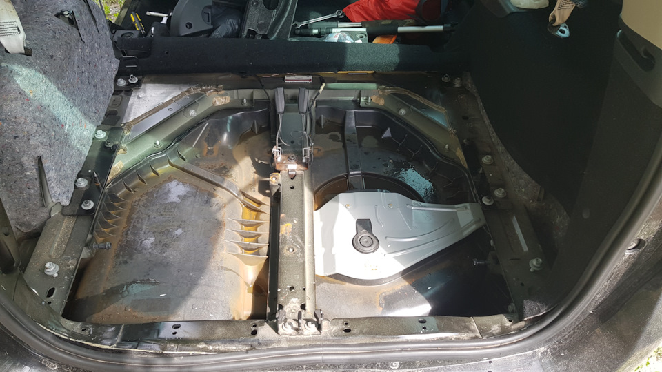 Вода в багажнику Renault Grand Scenic 3 1