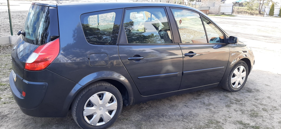Продам 2007 рік. 1.9 dci автомат. 5