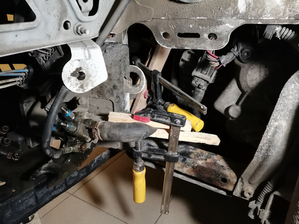 Заміна термостата 1,5 dci Renault Megan 3 Scenic 3 4
