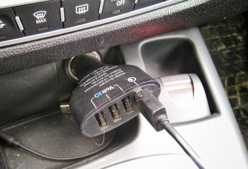 QC 3.0 зарядний для автомобіля 3