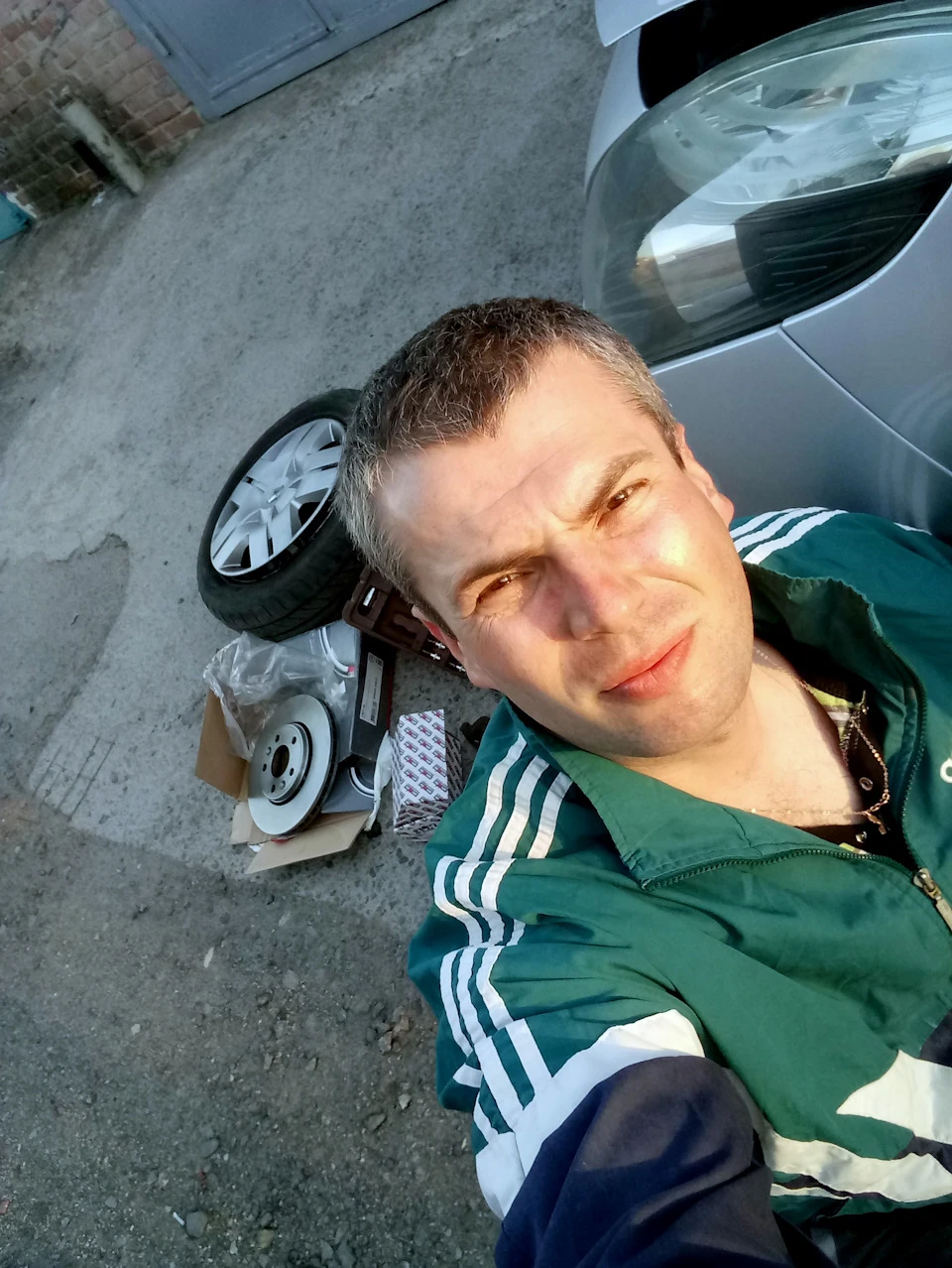 Змінюємо колодки та диски передніх гальм
