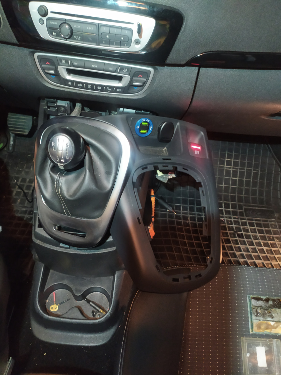 Зарядка USB + вольтметр. 2