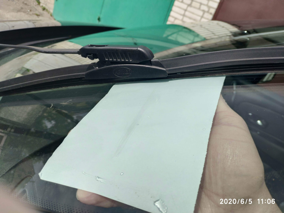 Щітки Heyner HYBRID 039 750 мм - дряпає скло. 4