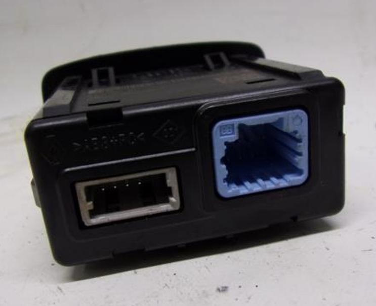Трохи електрики 4 CBOX 280246043R. 3