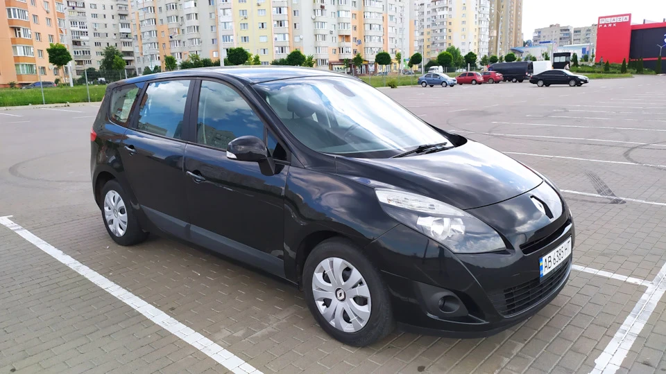 Огляд Renault Grand Scenic 3