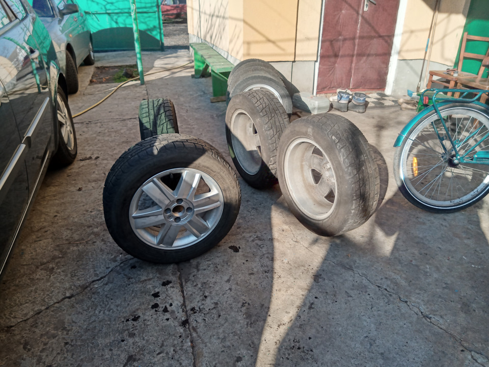 Покупка дисків до зими та гуми до дисків. Або всі разом, але несподівано. 1