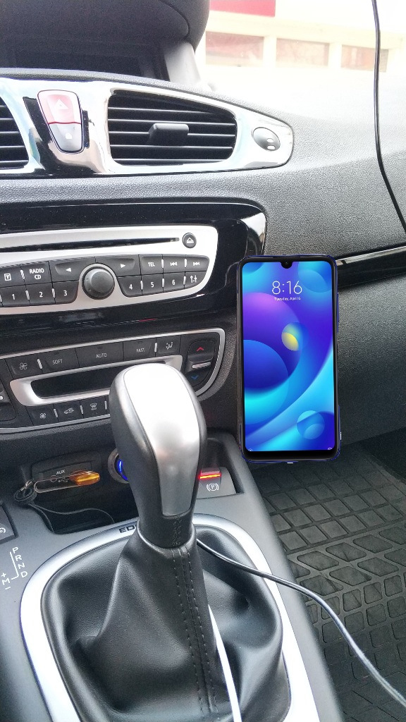 Тримач телефону в авто 1