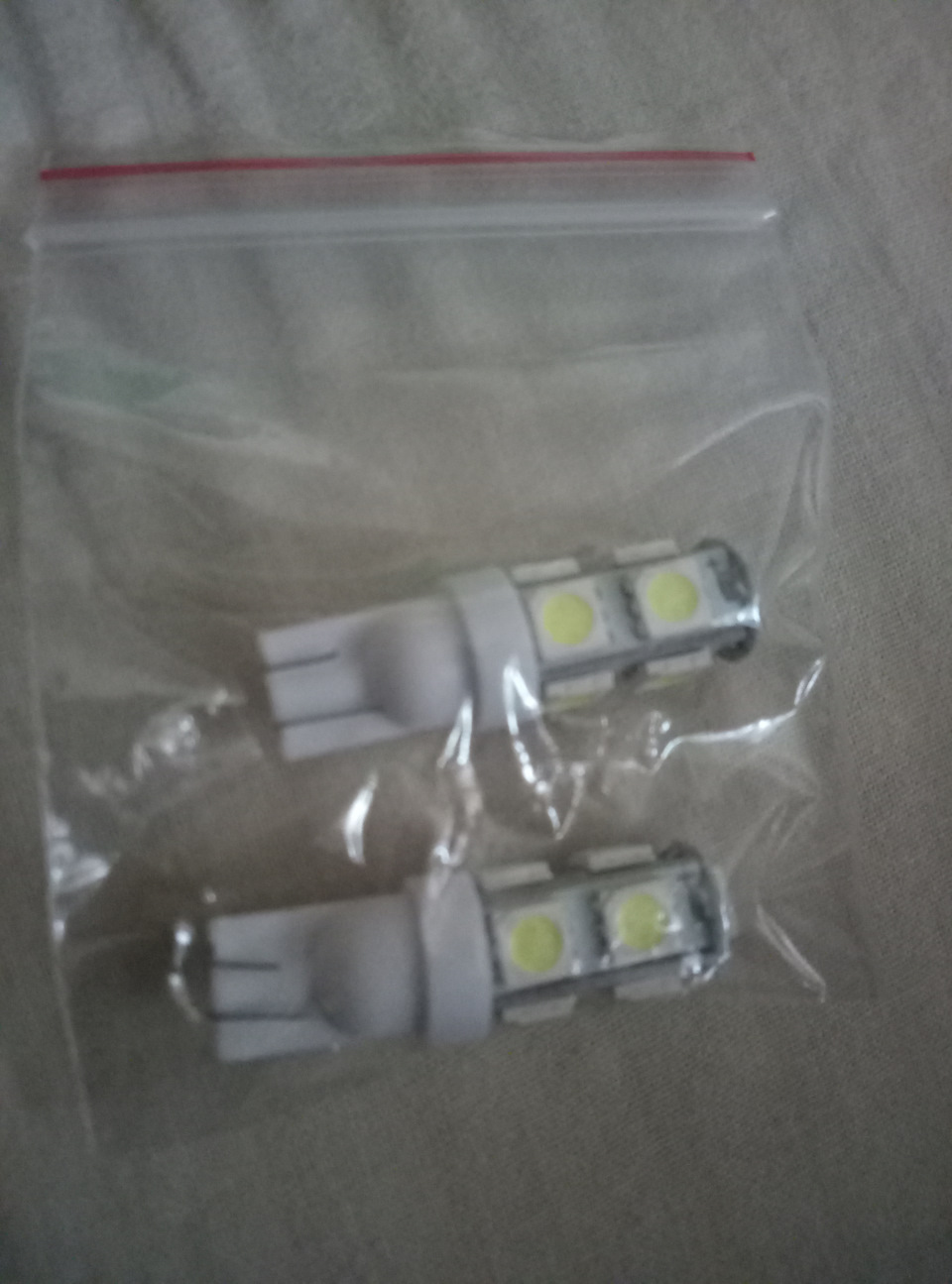 Встановлення Led ламп в габарити До і після обманки для Led ламп головного світла 5