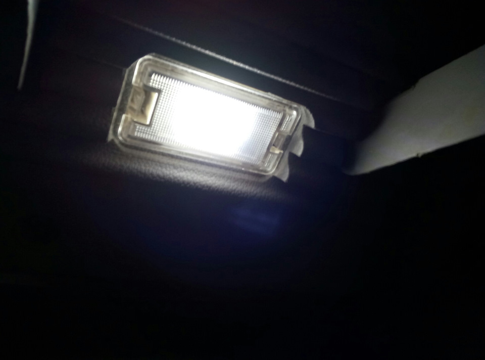 Заміна ламп підсвічування салону та багажника на LED 2