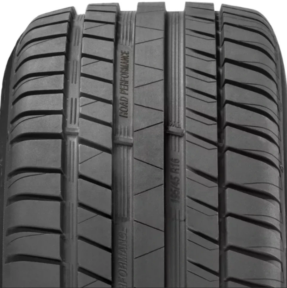 Шини Kormoran 195/65R15 95H XL Road Performance або Pirelli 195/65R15 91H Cinturato P1 Verde ECO TL