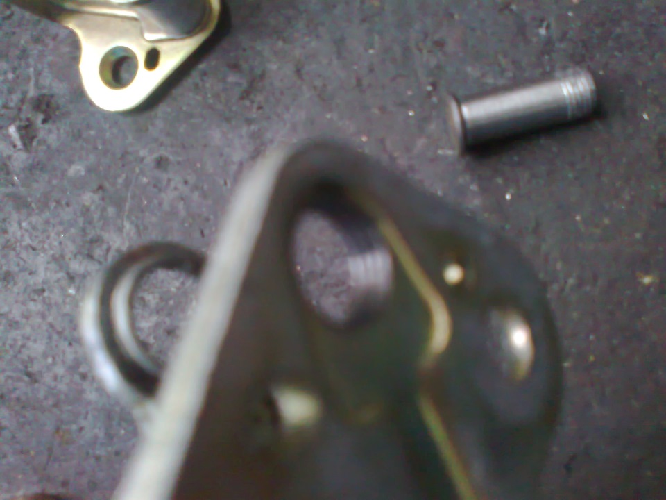 Ремонт петель замків дверей. 3