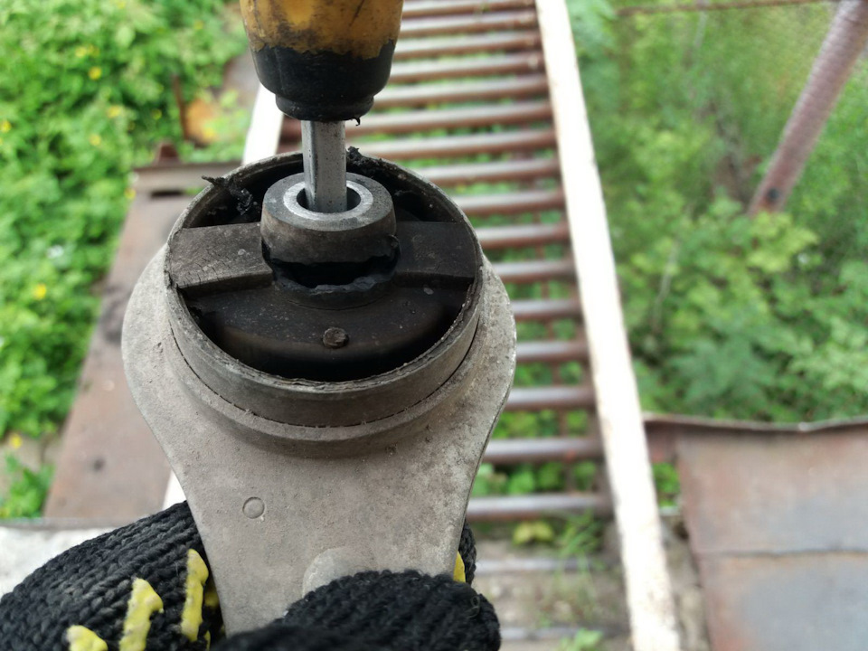 Заміна нижньої опори 1
