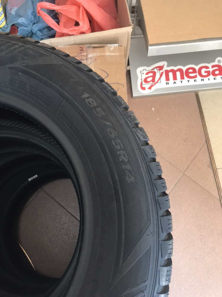 Гума на зиму Laufenn LW31 by HANKOOK 185 65 14 4
