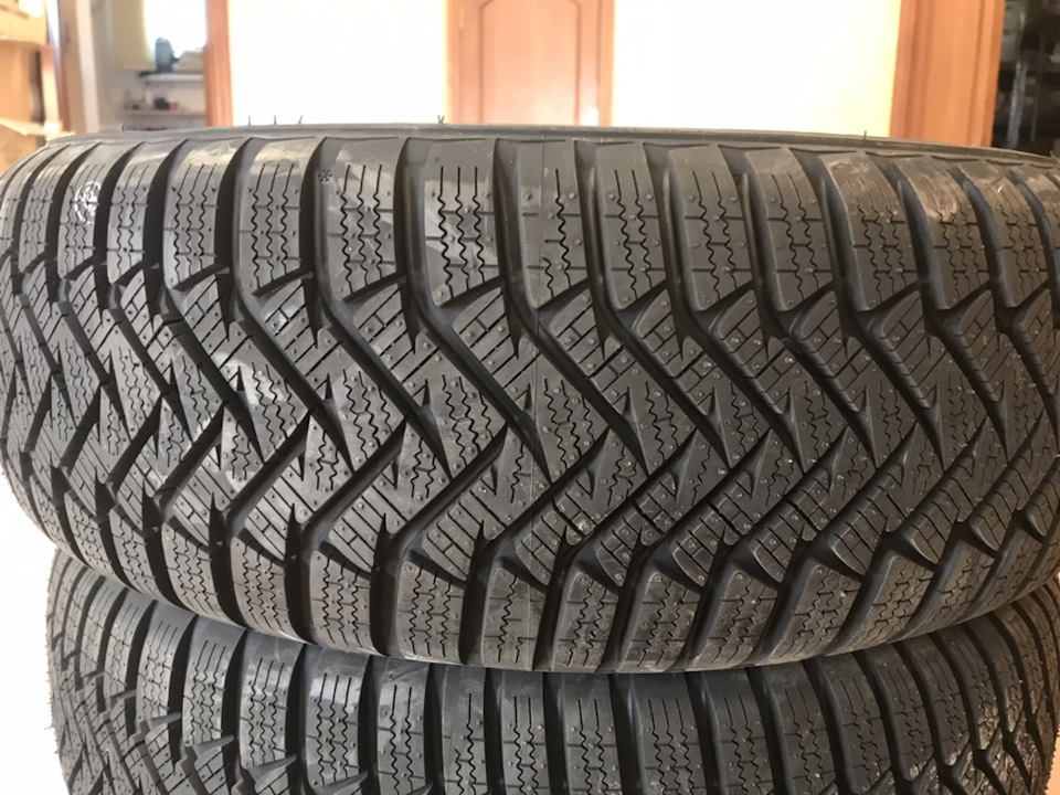 Гума на зиму Laufenn LW31 by HANKOOK 185 65 14 3