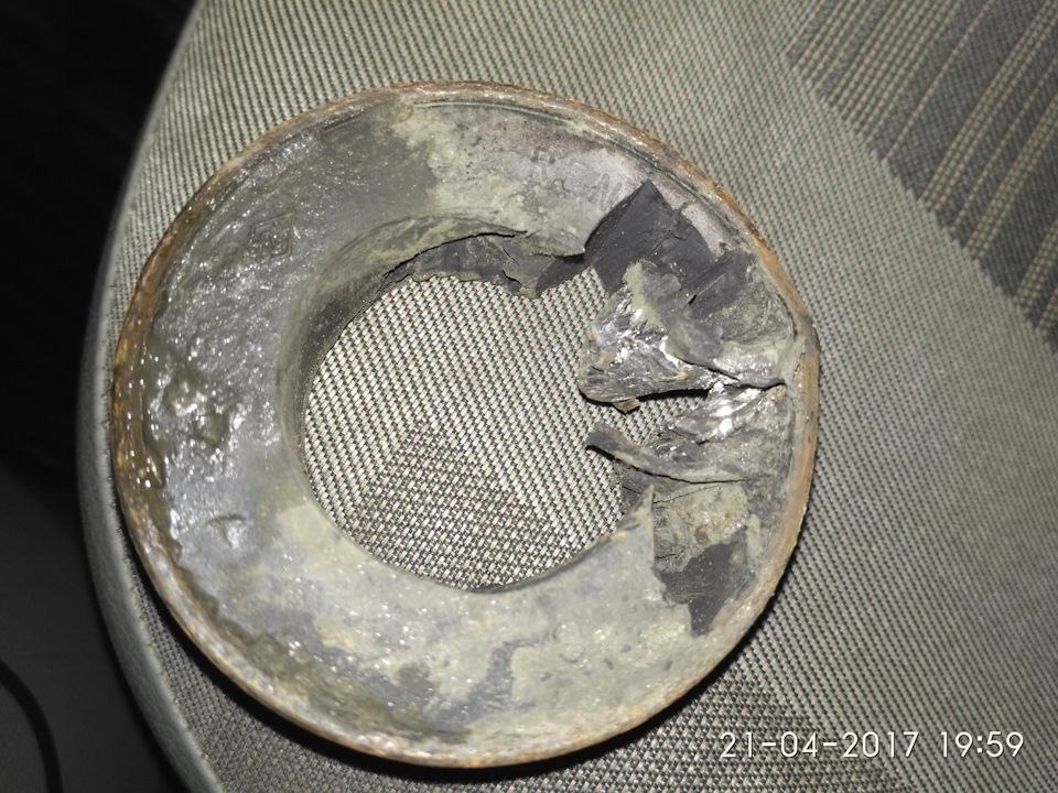 Замінили сайлентблок задньої балки. 3