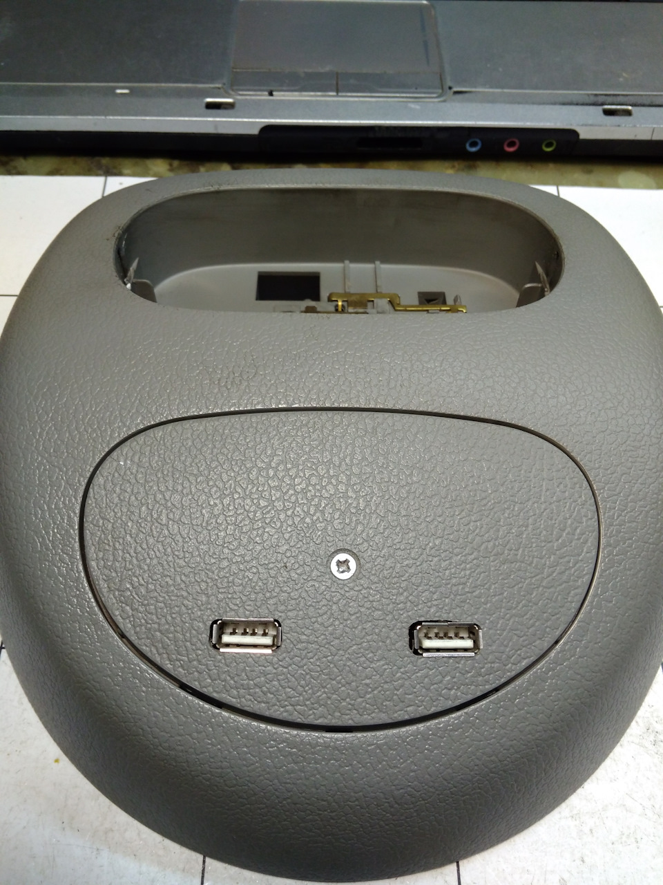 Додаткові USB та лід підсвічування 1