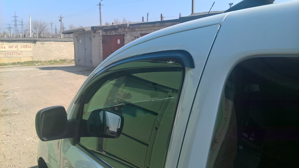 Накладки на пороги + вітровики 4