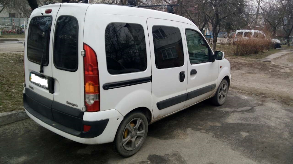 Пару брудних фото і встановлених динаміків спереду 4