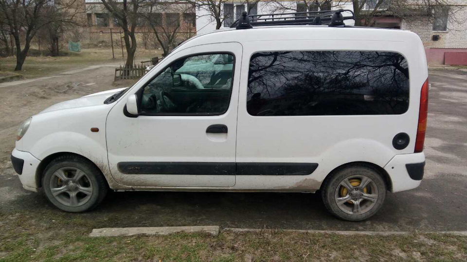 Пару брудних фото і встановлених динаміків спереду 1