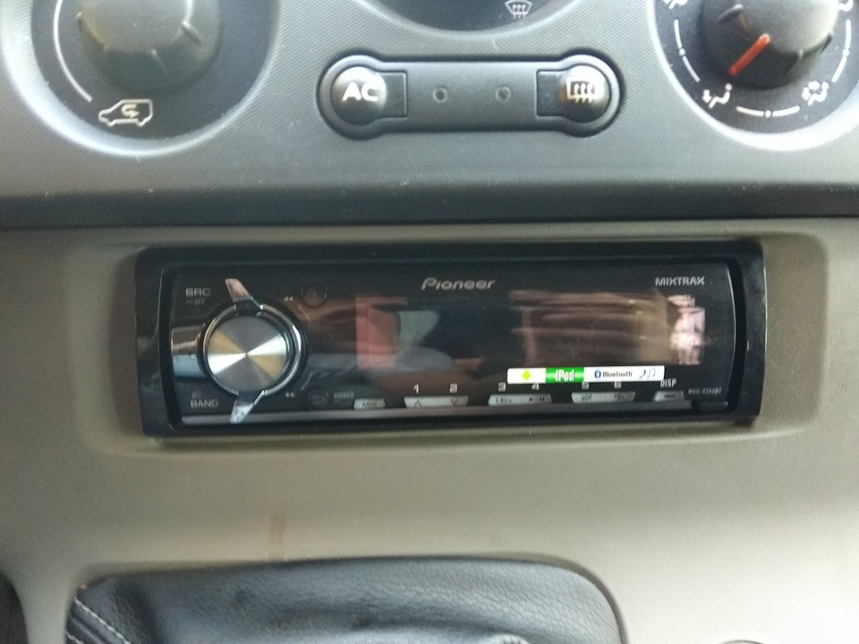 Pioneer MHV-X560BT 4