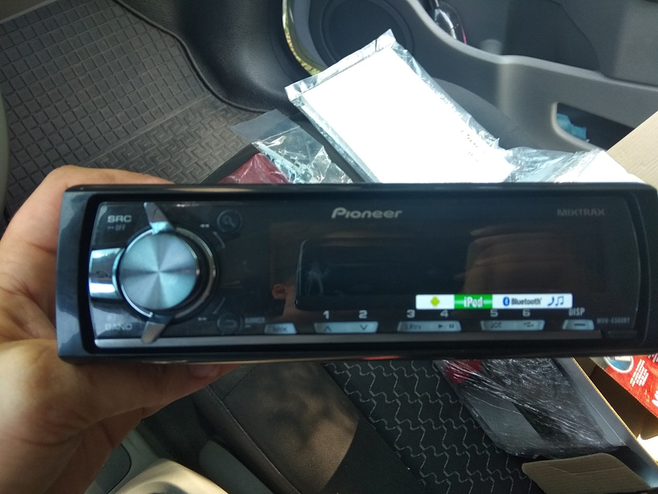 Pioneer MHV-X560BT 1