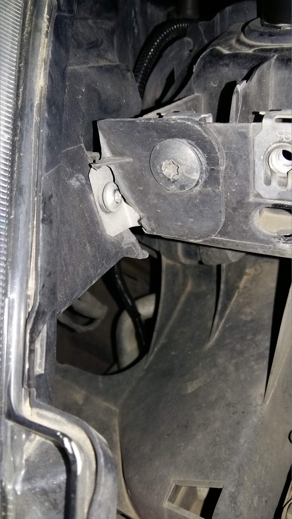 Ревізія передньої оптики Renault Kangoo 2 2