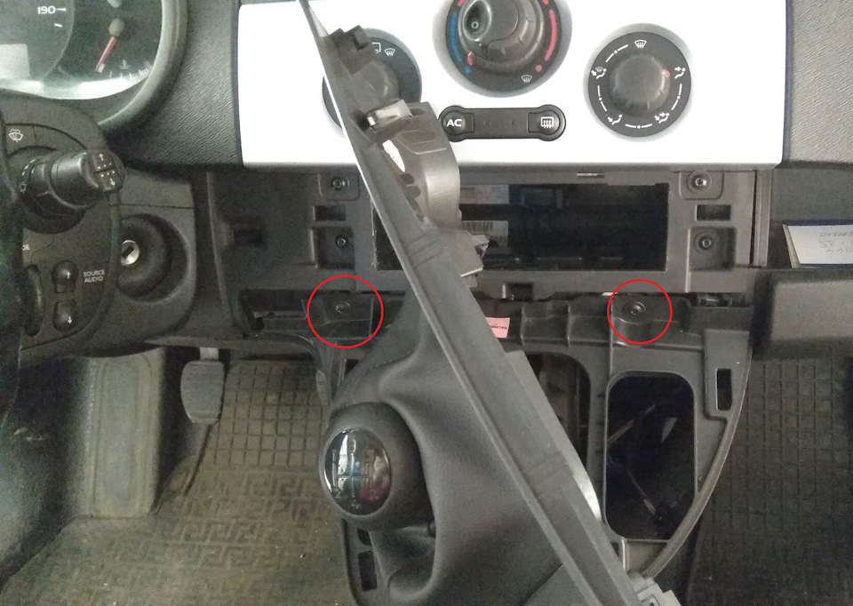 Заміна фільтра слона Renault Kangoo 2 2