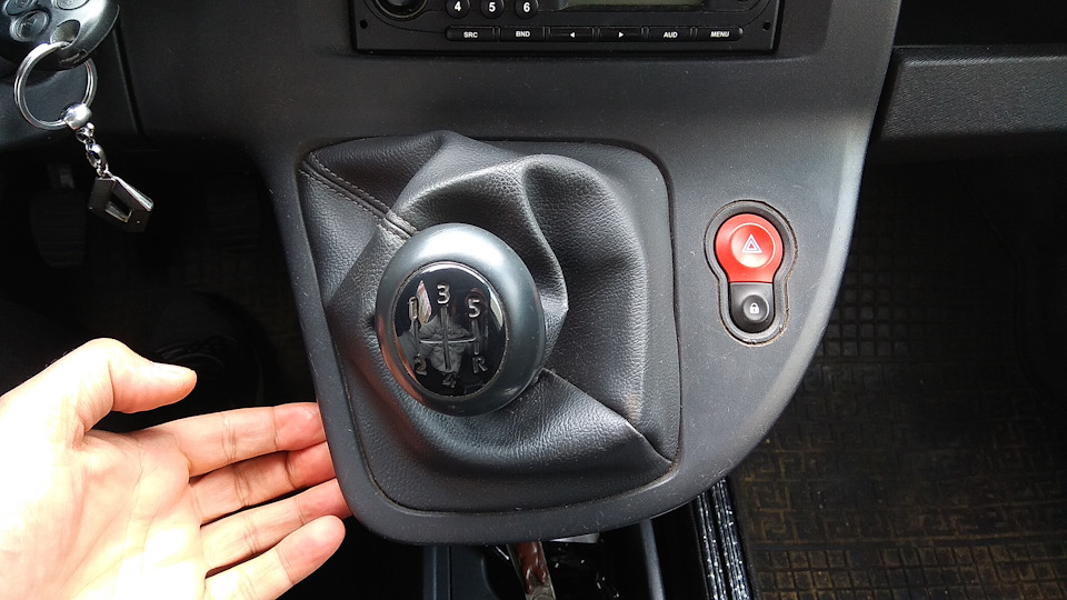 Заміна ламп підсвічування блоку керування кліматом Renault Kangoo 2 1