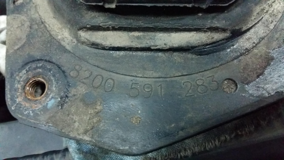 Заміна передніх стійок Renault Kangoo 2 5