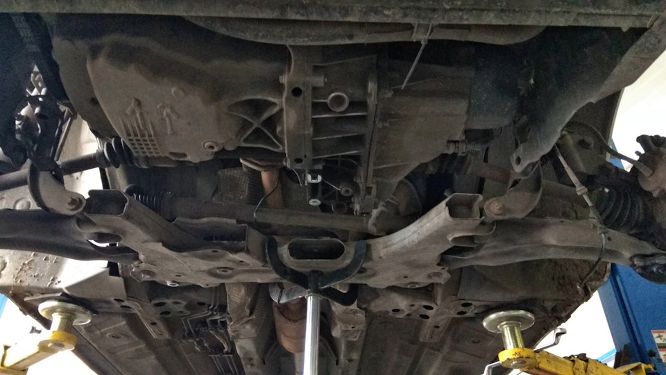 Заміна втулок стабілізатора Renault Kangoo 2 4
