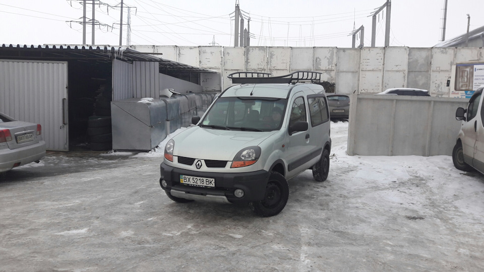 Накладки на арки Renault Kangoo встановлені! 3