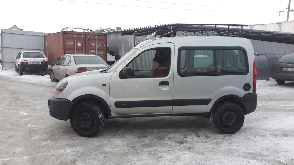 Накладки на арки Renault Kangoo встановлені! 2