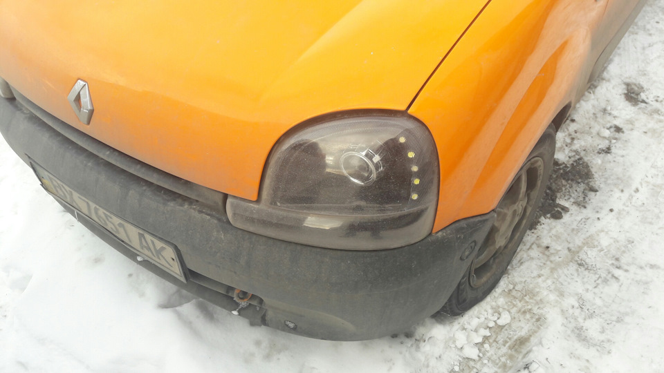 Руда Renault Kangoo з шапкою-аеробоксом 5