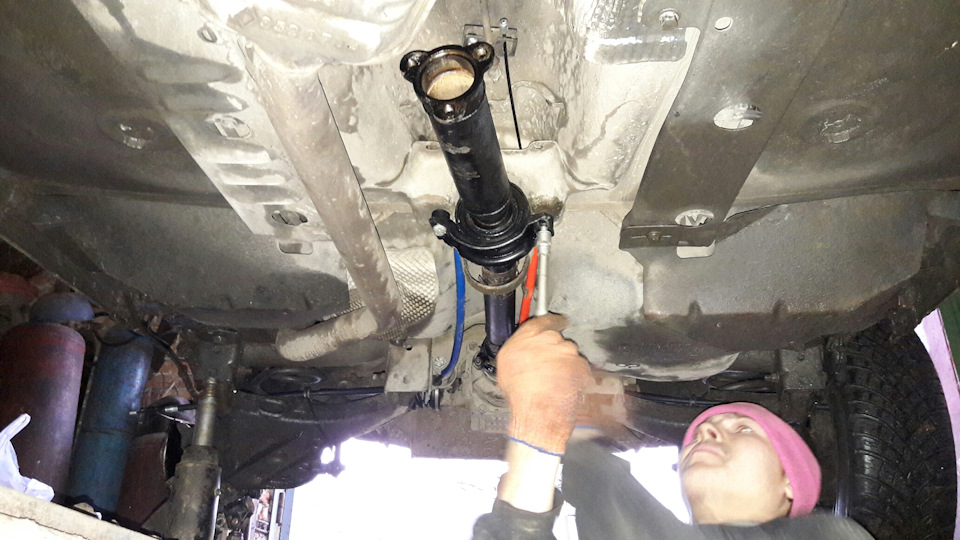 Установка кардану, заміна підвісних підшипників ... KANGOO 4X4 3