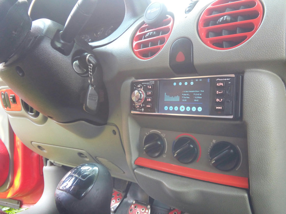 Купив нову автомагнітолу та динаміки ВЧ 1