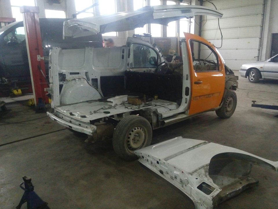 Кому дешеве Kangoo 1