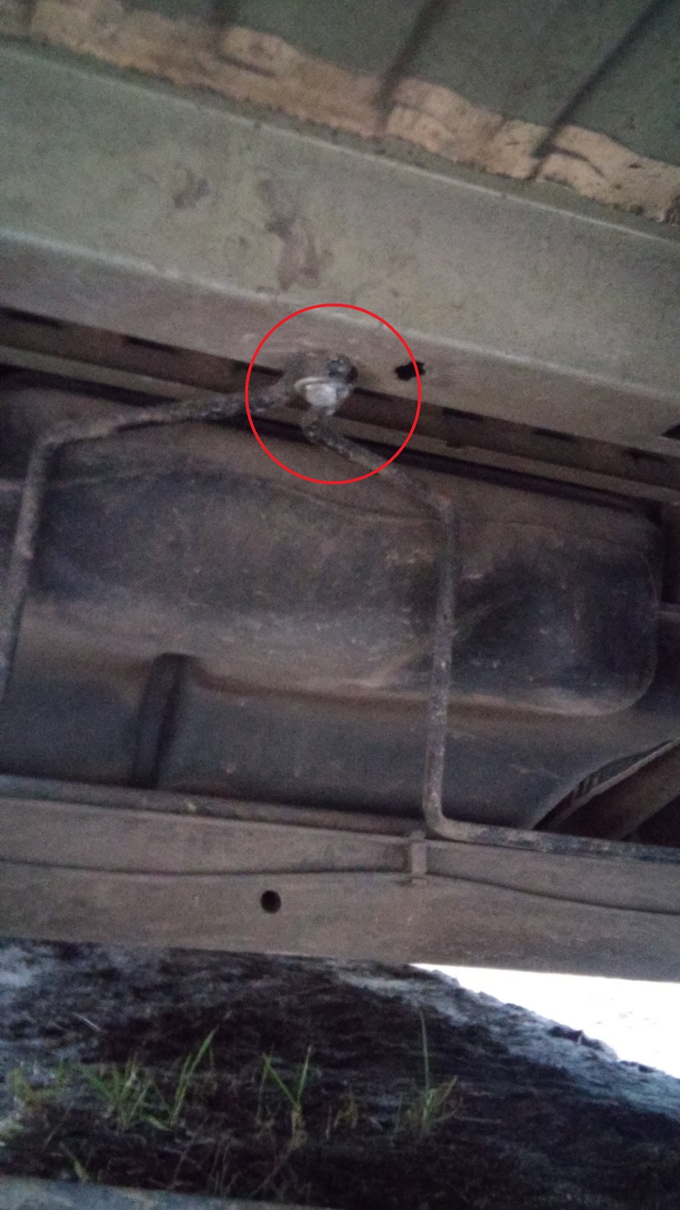 Кронштейн запаски, запаска. 5