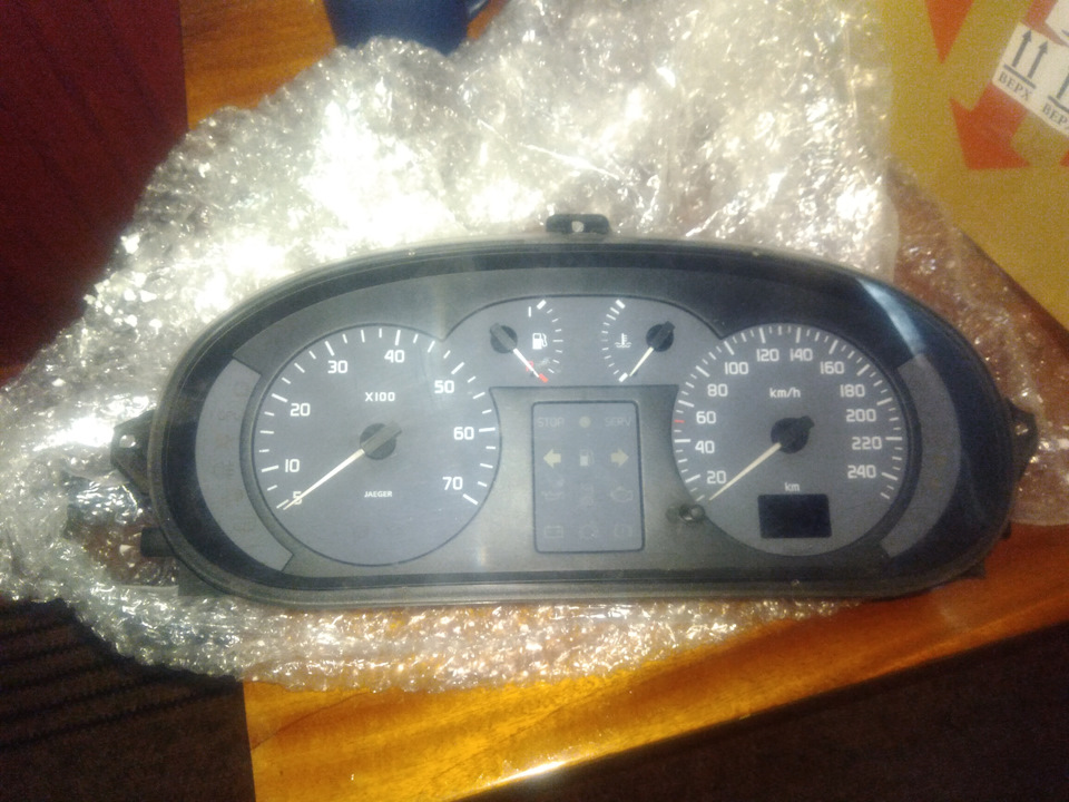 Нарешті здійснивши свою давню мрію, приладна панель з тахометром)) 2